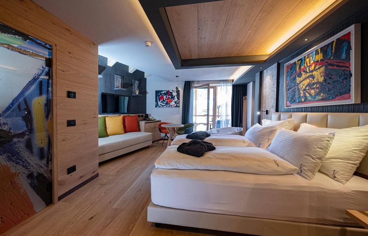 Locanda Degli Artisti Art Hotel Canazei Exteriér fotografie