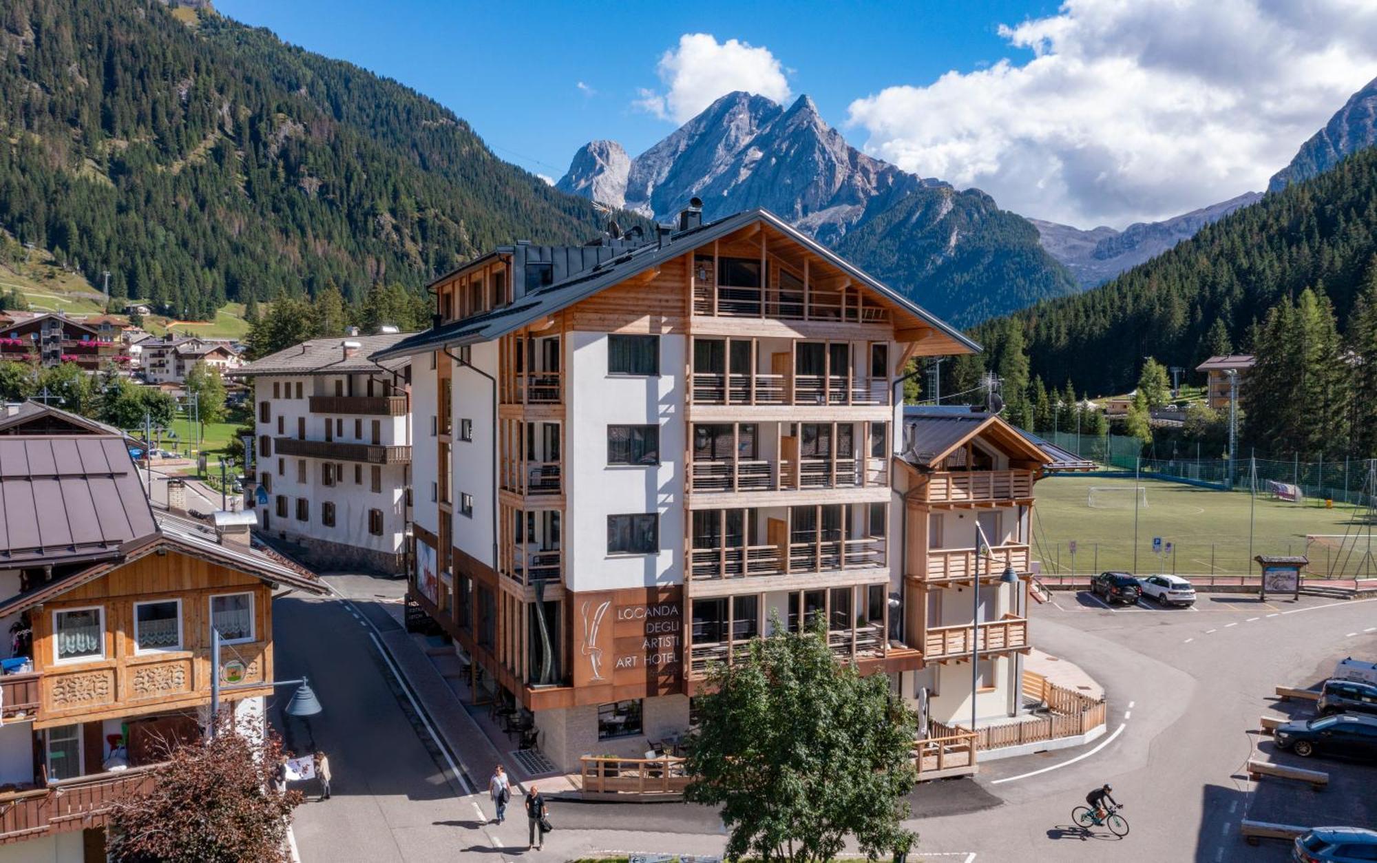 Locanda Degli Artisti Art Hotel Canazei Exteriér fotografie