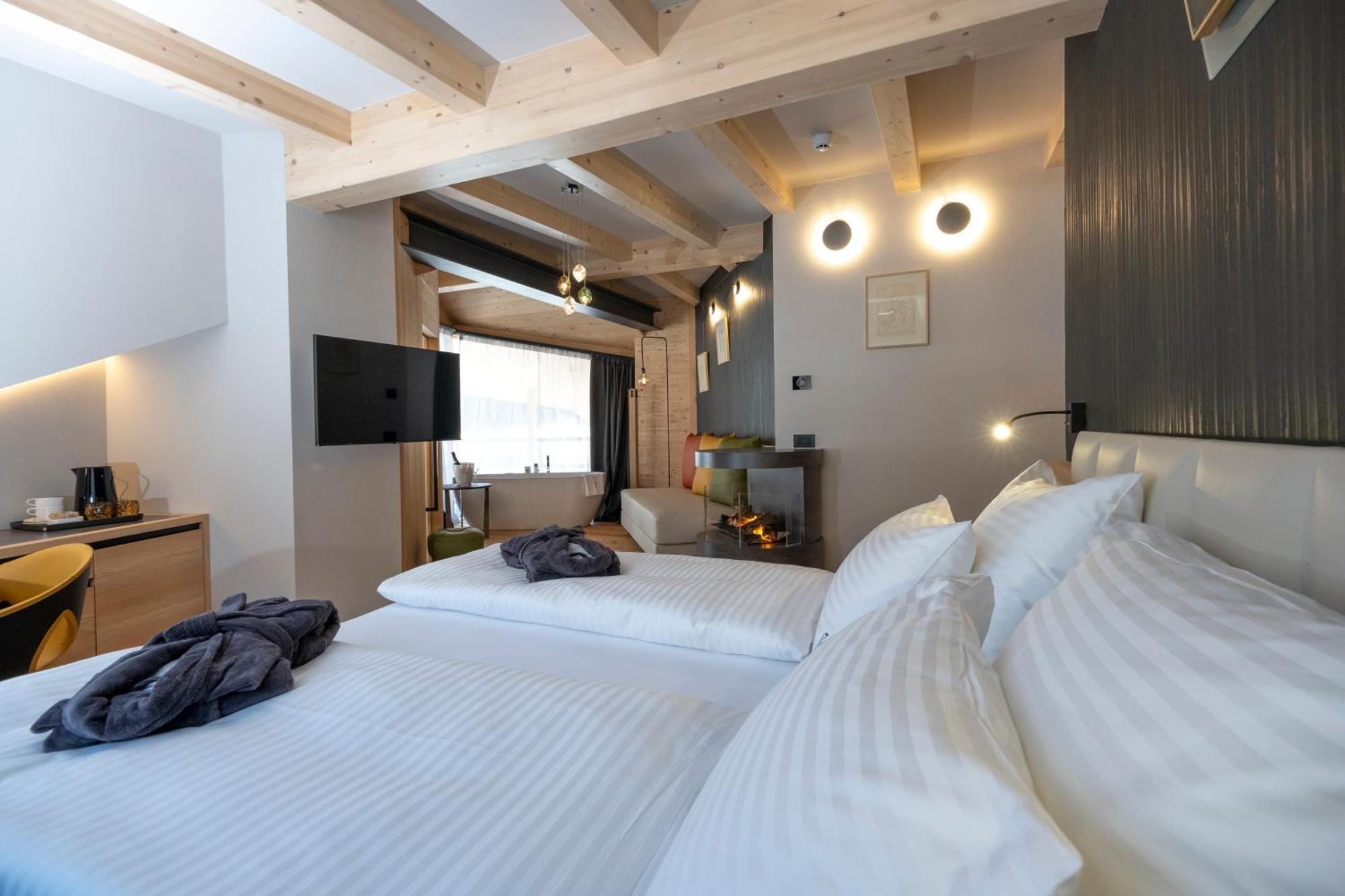 Locanda Degli Artisti Art Hotel Canazei Exteriér fotografie